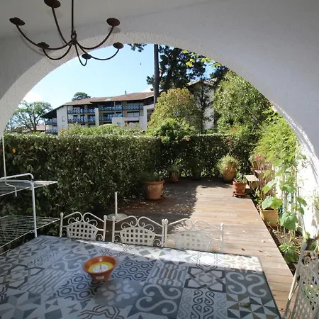 Egusky Avec Les Cles De Saint Jean De Luz * Сибур
